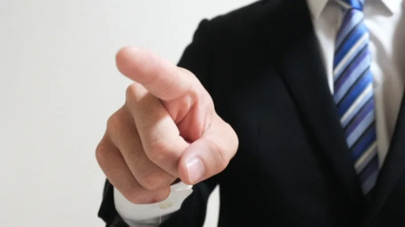 1. 意見具申すらできない閉鎖的「人間関係」